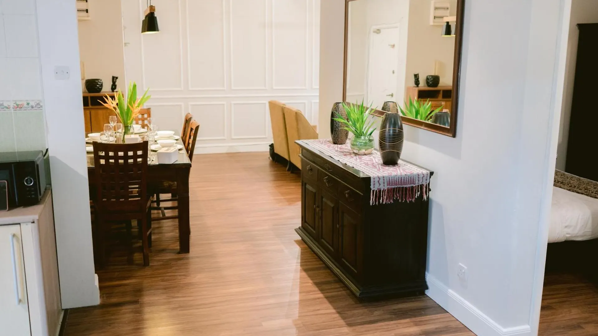 Petronella English Apartment Marina Court Malaysia