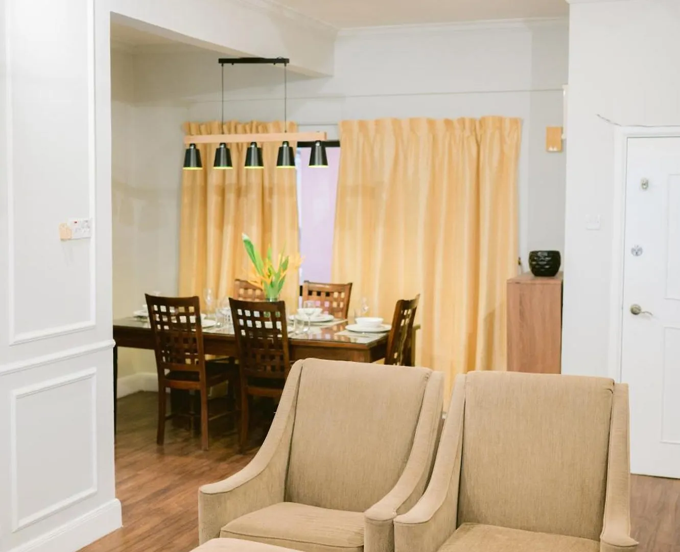Petronella English Apartment Marina Court